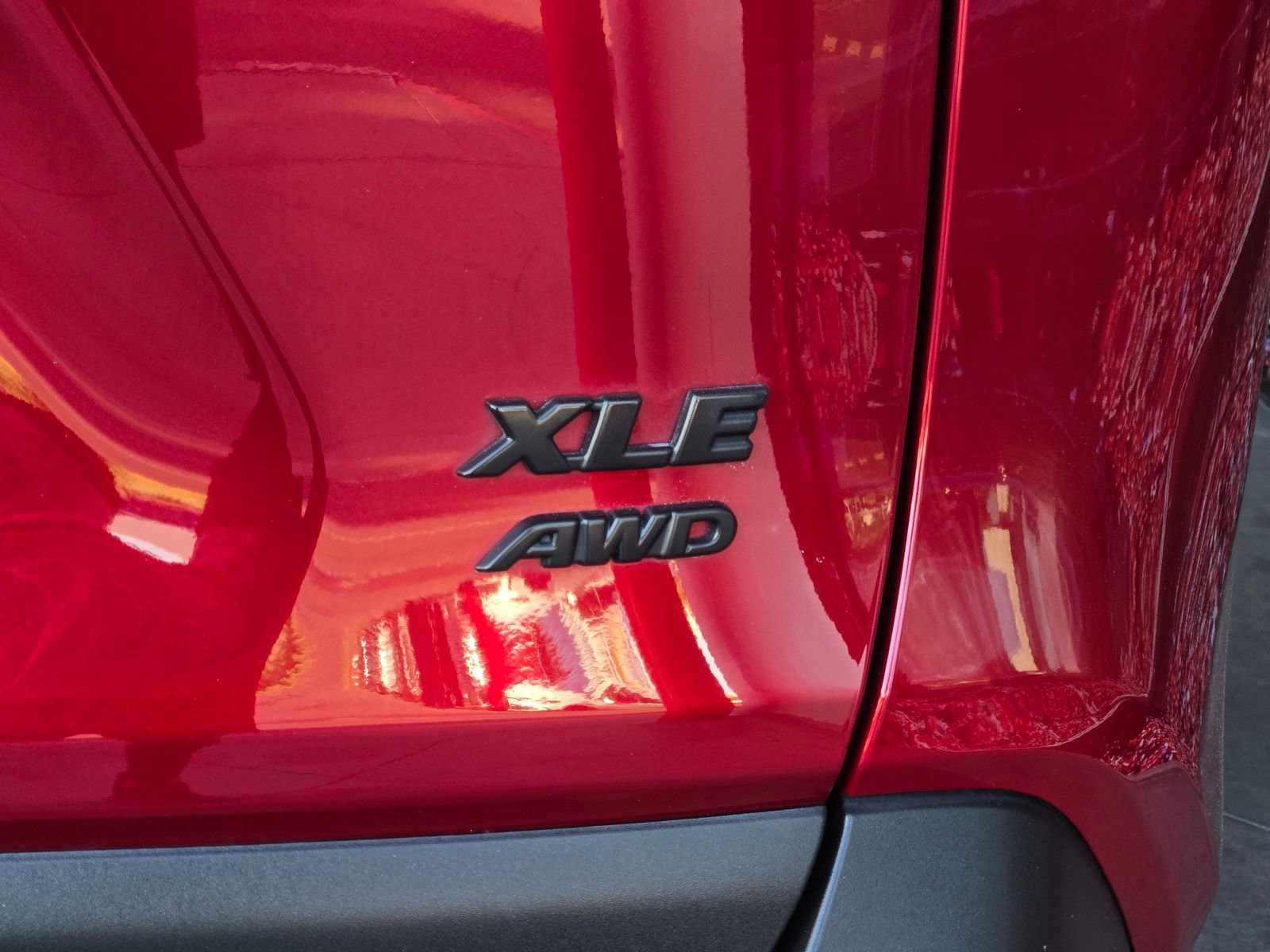 Used 2024 Toyota RAV4 XLE Premium AWD/4WD image 8