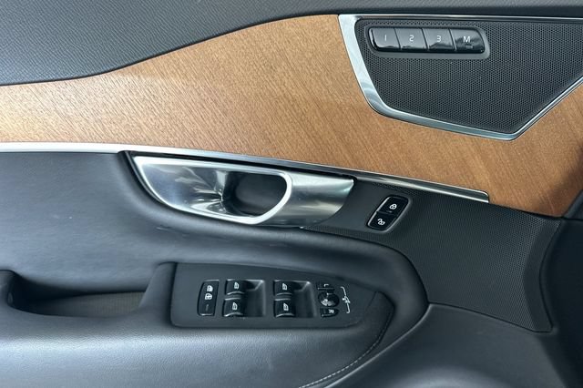 Used 2023 Volvo XC90 B5 Plus AWD/4WD image 13