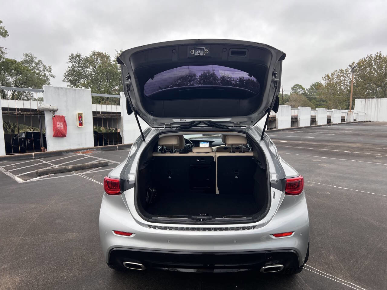 Used 2018 INFINITI QX30 Premium w/ Navigation Package image 19