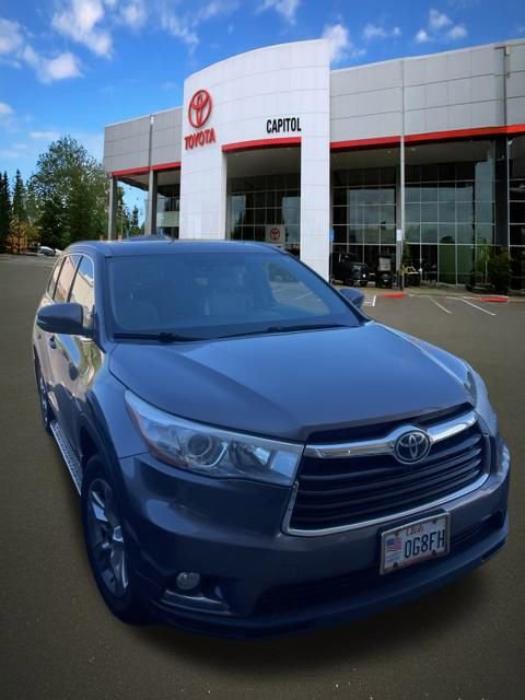 Used 2016 Toyota Highlander Limited w/ Driver Technology Package image 15