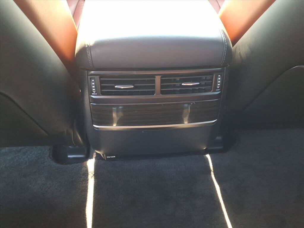 Used 2016 Lexus LX 570 4WD w/ Luxury Package image 27