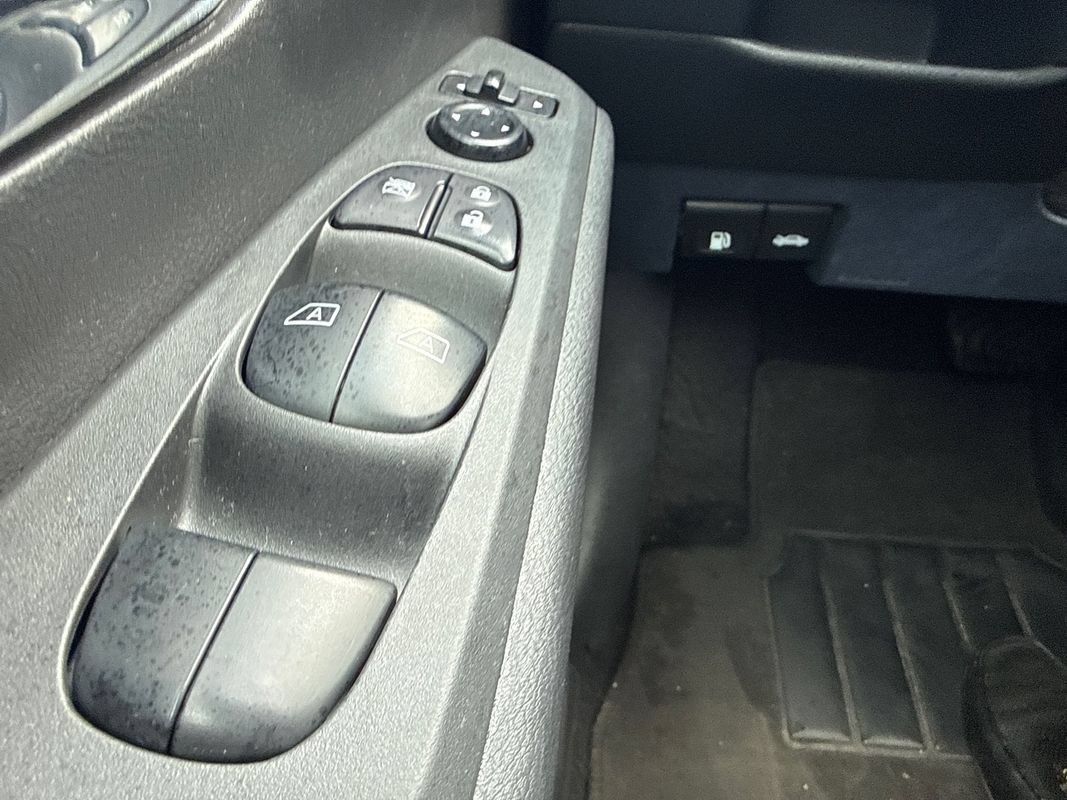 Used 2021 Nissan Kicks SV FWD image 26