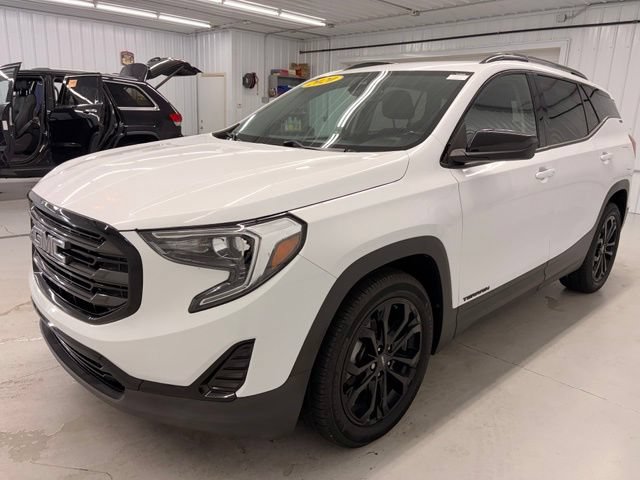 Used 2020 GMC Terrain SLE w/ Elevation Edition FWD image 3