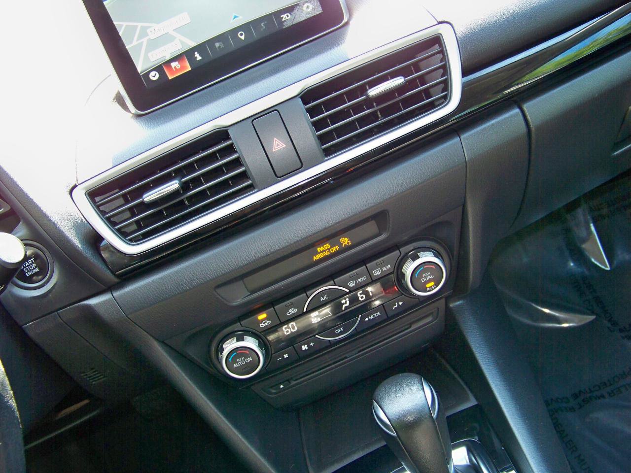 Used 2014 MAZDA MAZDA3 i Touring w/ Technology Package FWD image 22