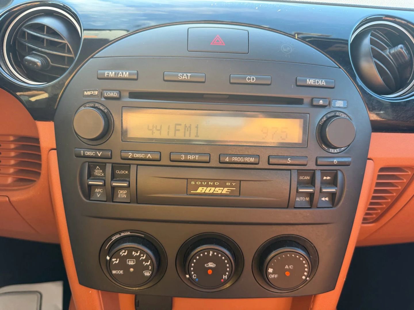 Used 2006 MAZDA MX-5 Miata Grand Touring image 18