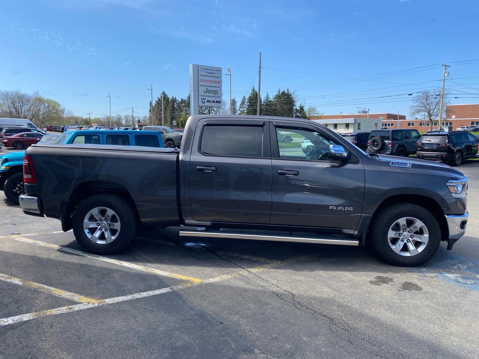 Used 2023 RAM 1500 Laramie AWD/4WD image 94