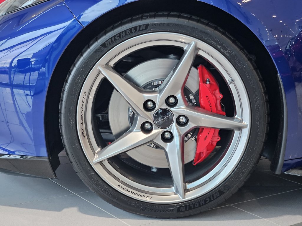New 2027 Chevrolet Corvette Grand Sport w/ Z52 Sport Performance Package RWD image 12