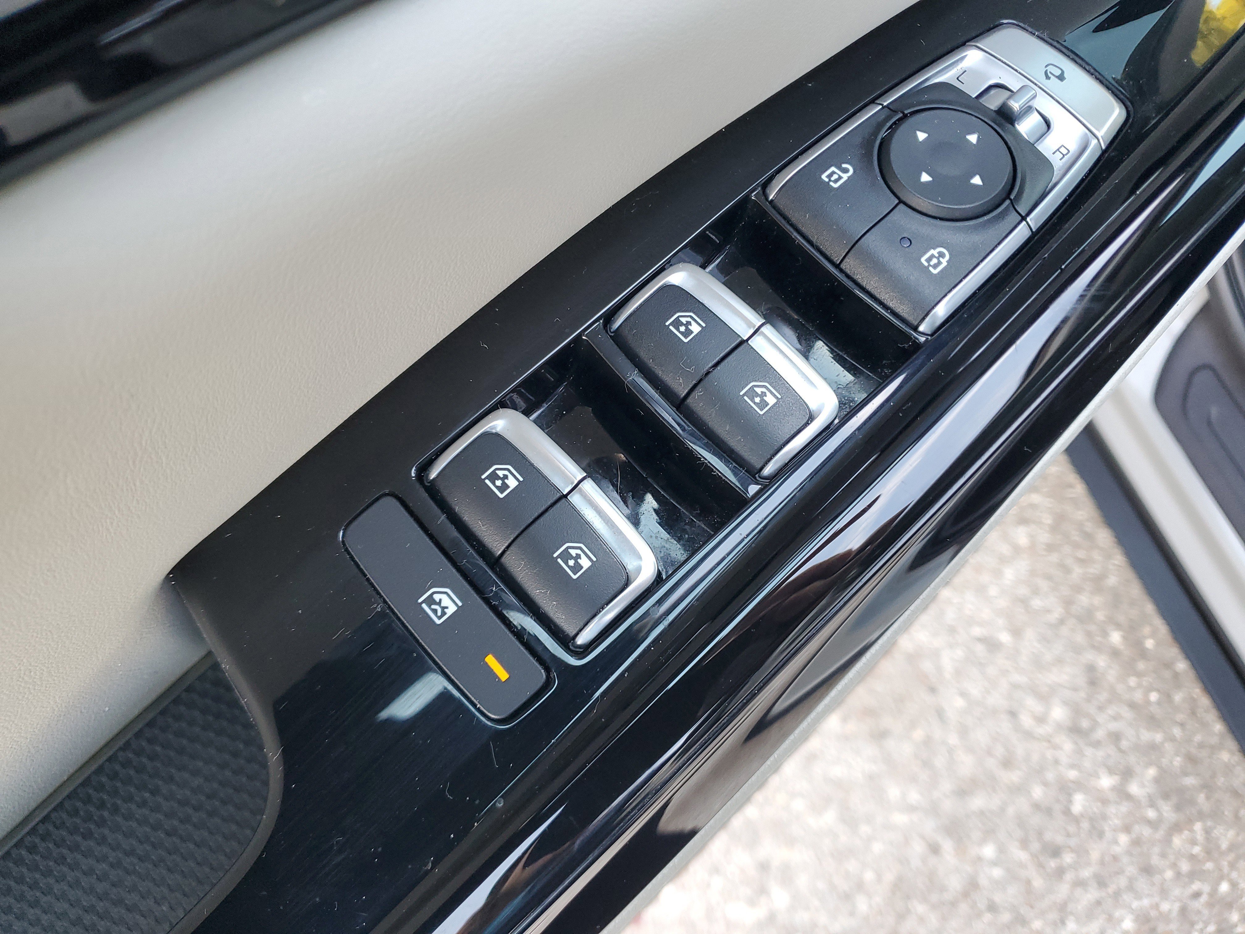 Certified 2023 Kia Carnival SX Prestige image 17