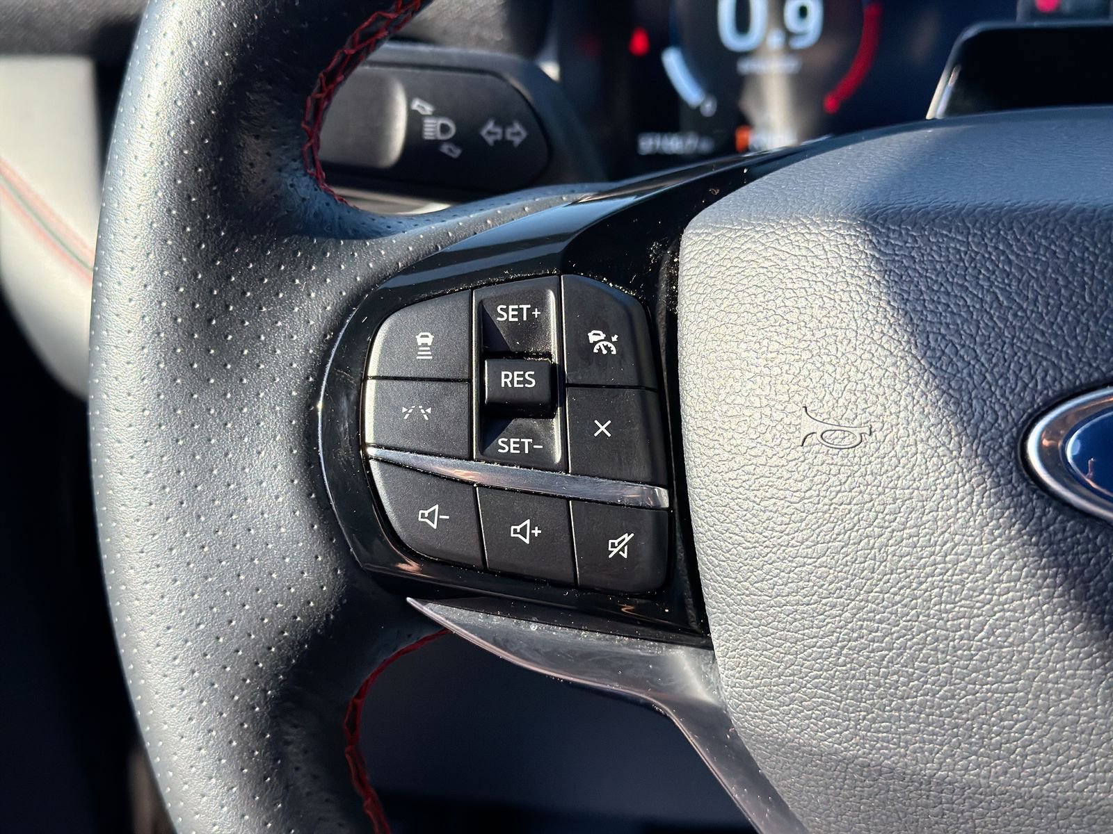 Used 2025 Ford Explorer ST-Line AWD/4WD image 27