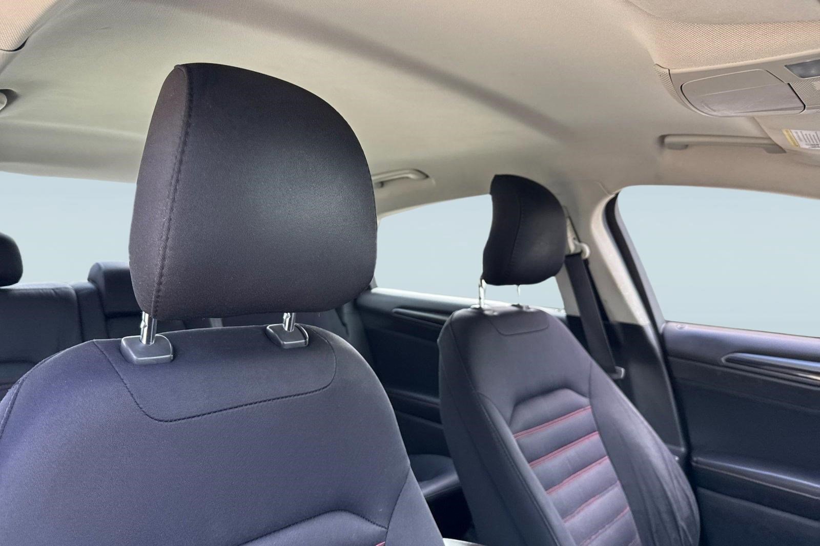 Used 2014 Ford Fusion SE FWD image 25