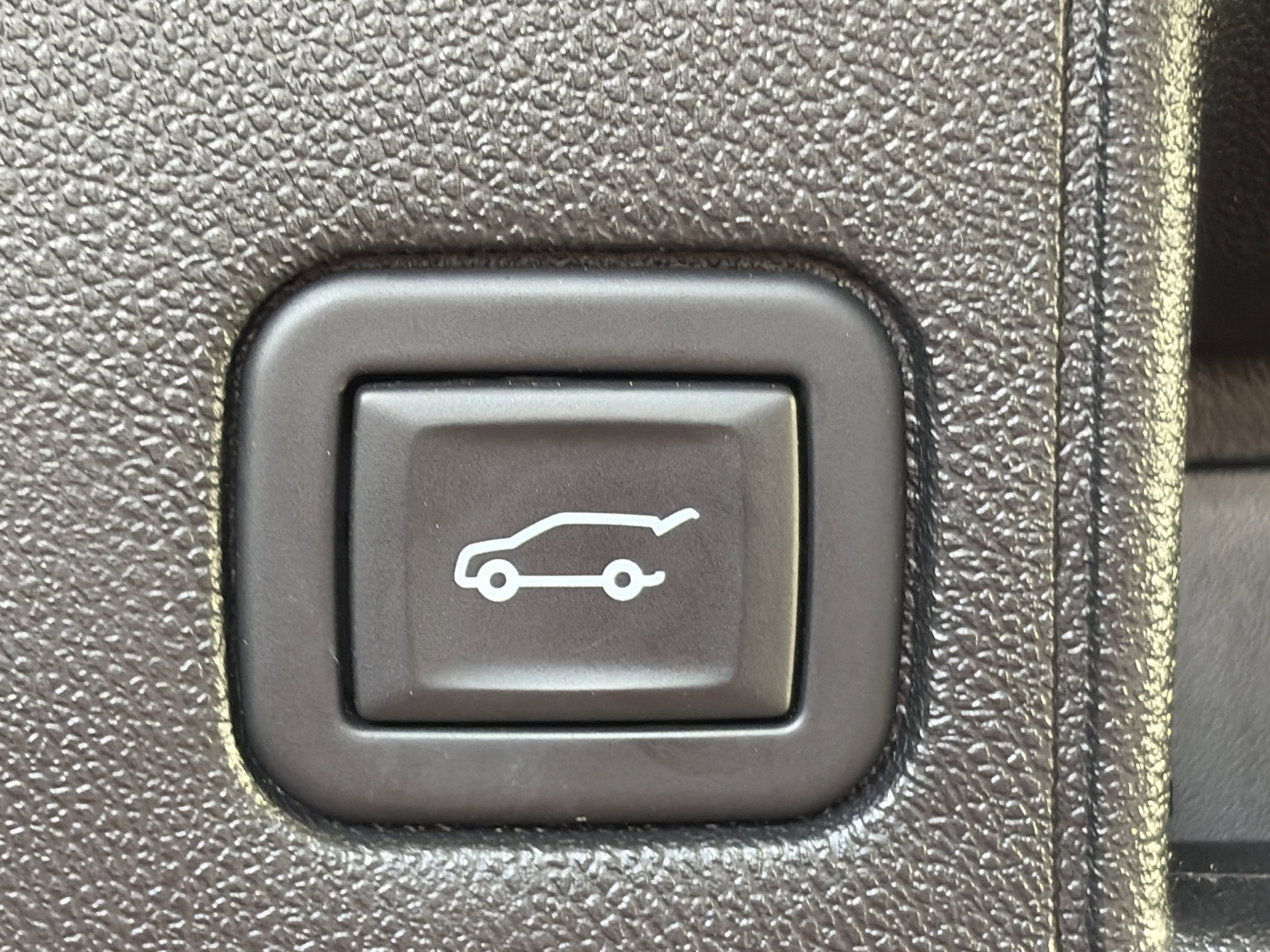 Used 2023 GMC Terrain SLT image 15