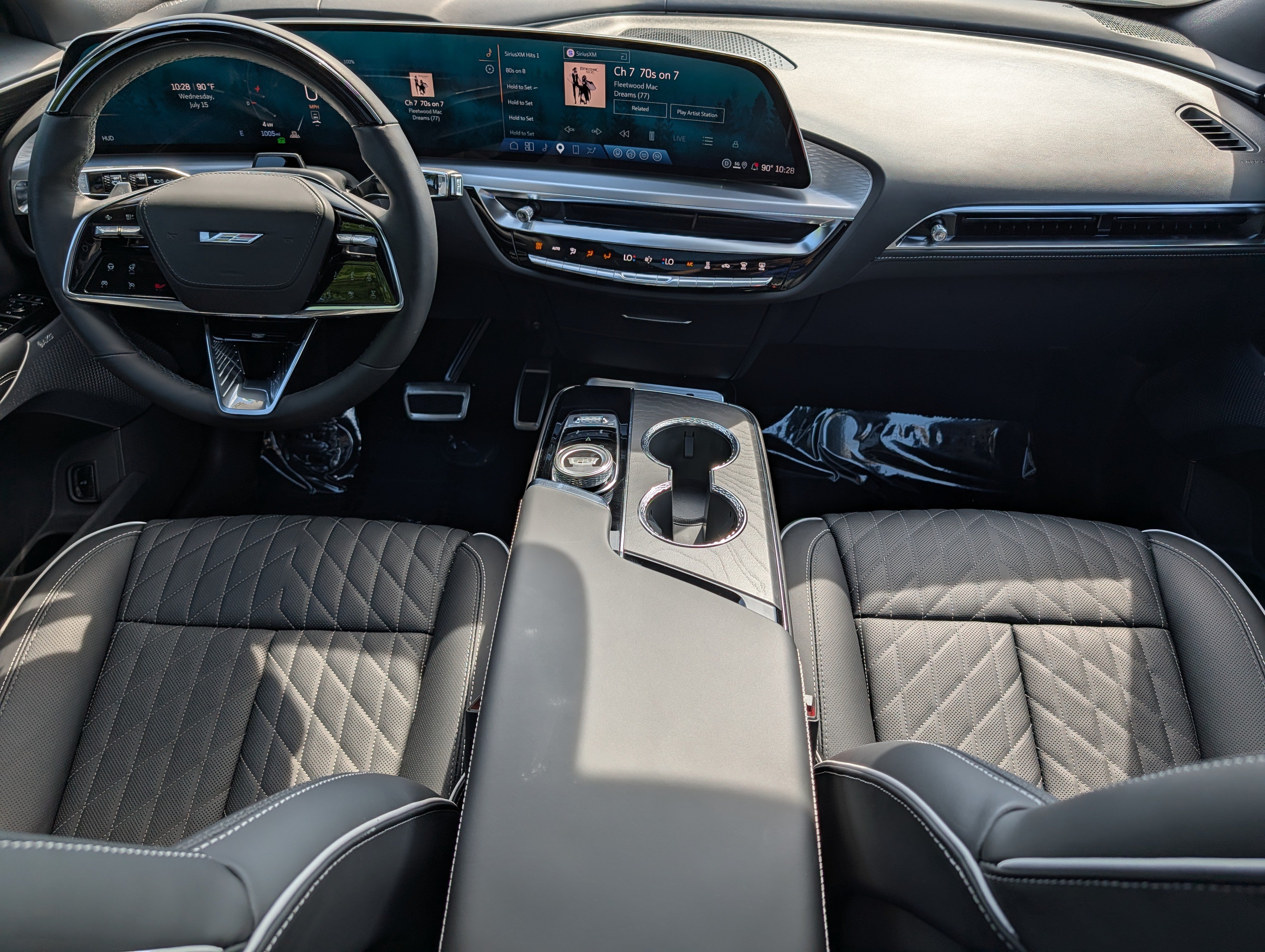 New 2026 Cadillac Lyriq V w/ LPO, Floor Liner Package AWD/4WD image 12