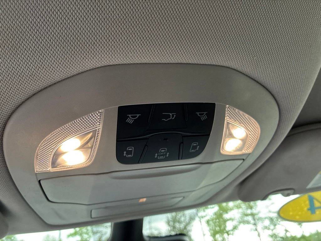 Used 2024 Chrysler Pacifica Touring-L FWD image 15