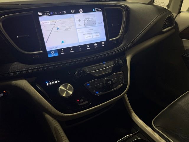 Used 2021 Chrysler Pacifica Limited image 13
