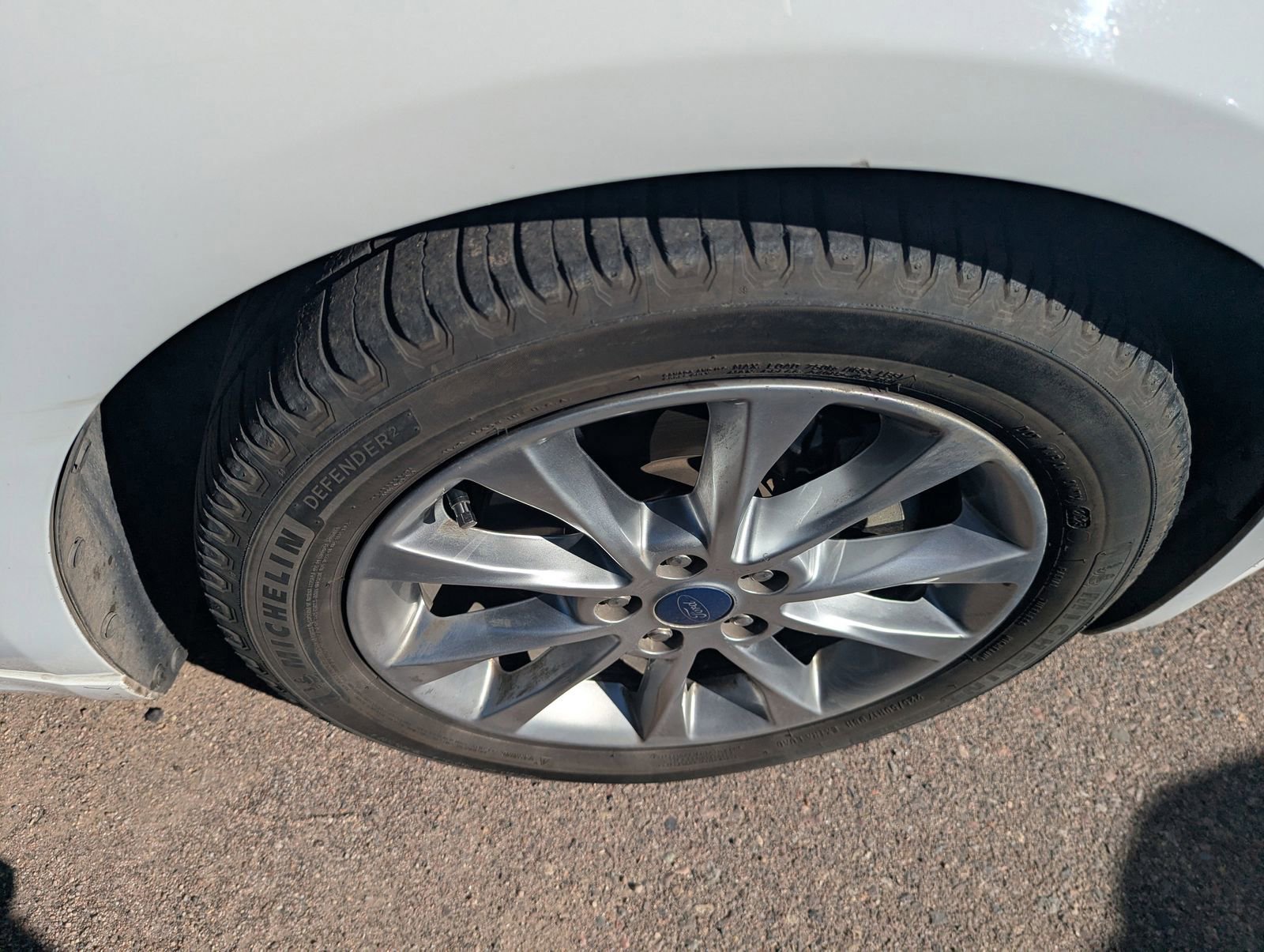 Used 2017 Ford Fusion SE w/ Fusion SE Technology Package image 5