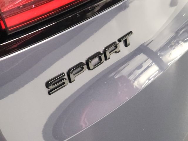 Used 2025 Land Rover Range Rover Sport SE image 13