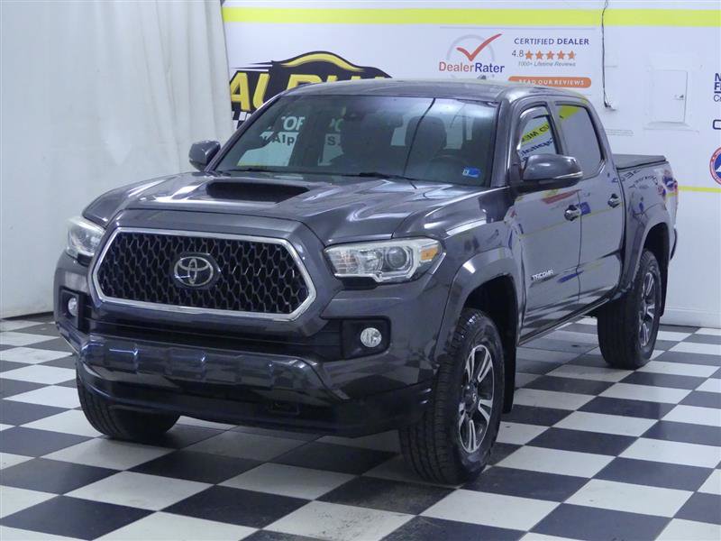 Used 2019 Toyota Tacoma TRD Sport AWD/4WD image 4