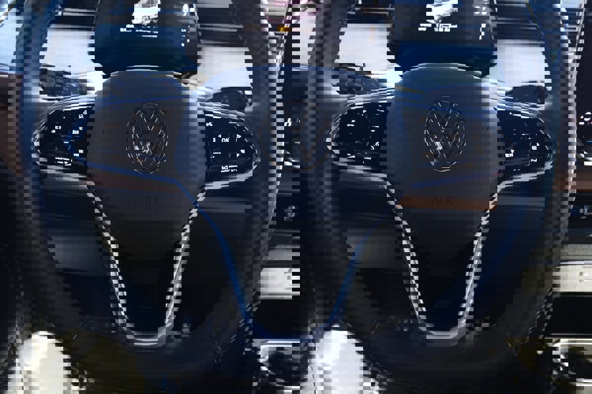 Used 2025 Volkswagen ID. Buzz Pro S image 64