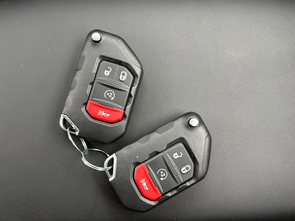 Used 2024 Jeep Wrangler High Altitude AWD/4WD image 33