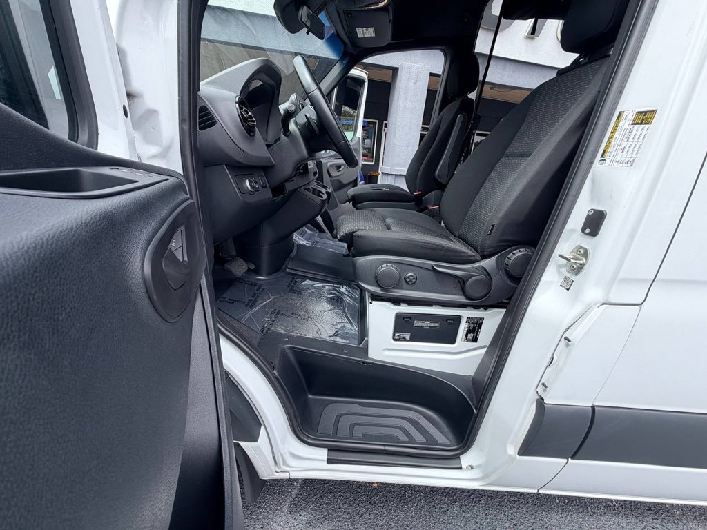 Used 2019 Mercedes-Benz Sprinter 2500 image 50