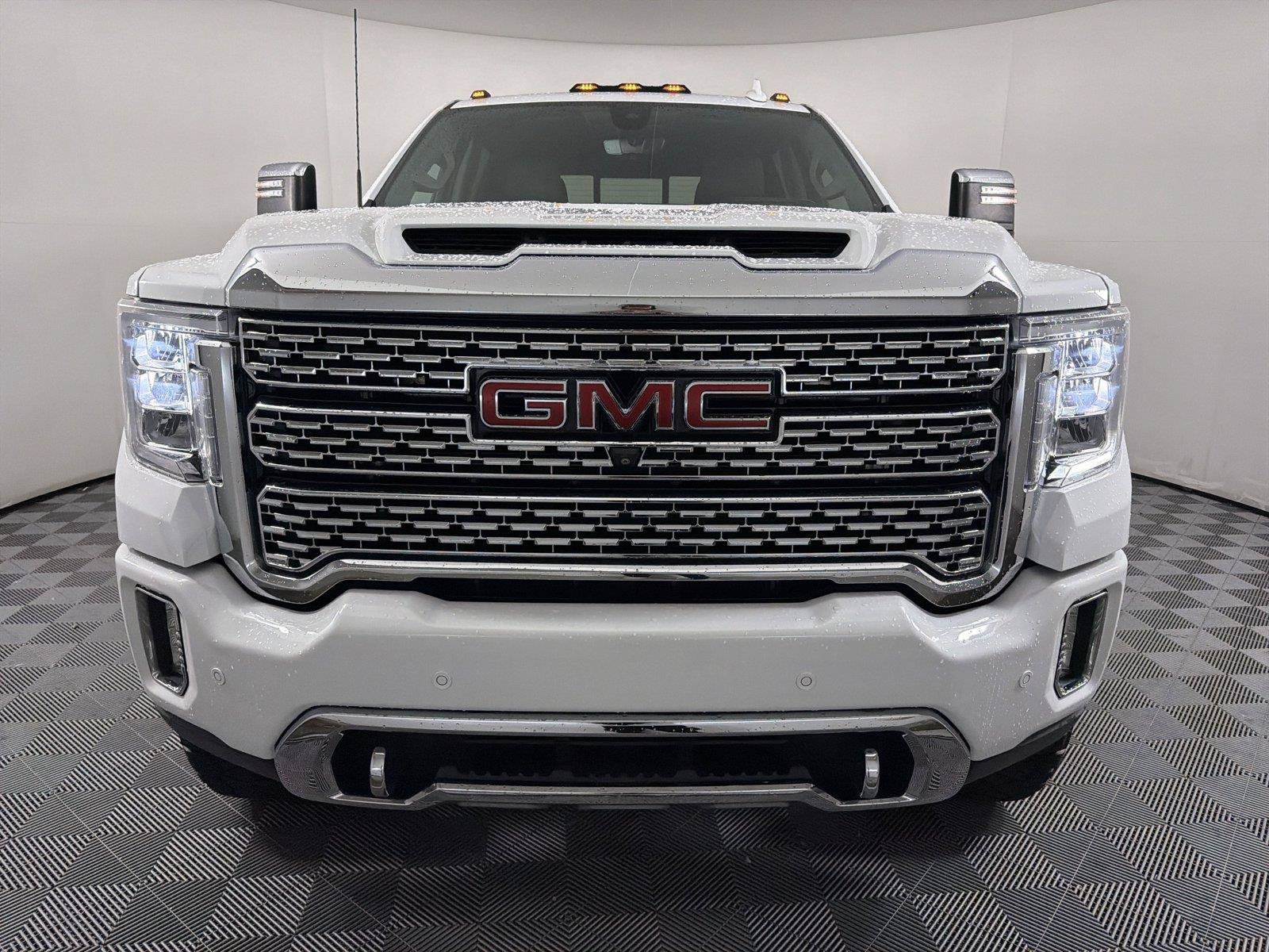 Used 2020 GMC Sierra 2500 Denali w/ Denali Ultimate Package AWD/4WD image 2
