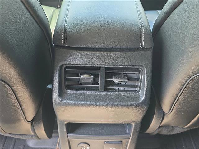 Used 2021 Ford Edge Titanium FWD image 17