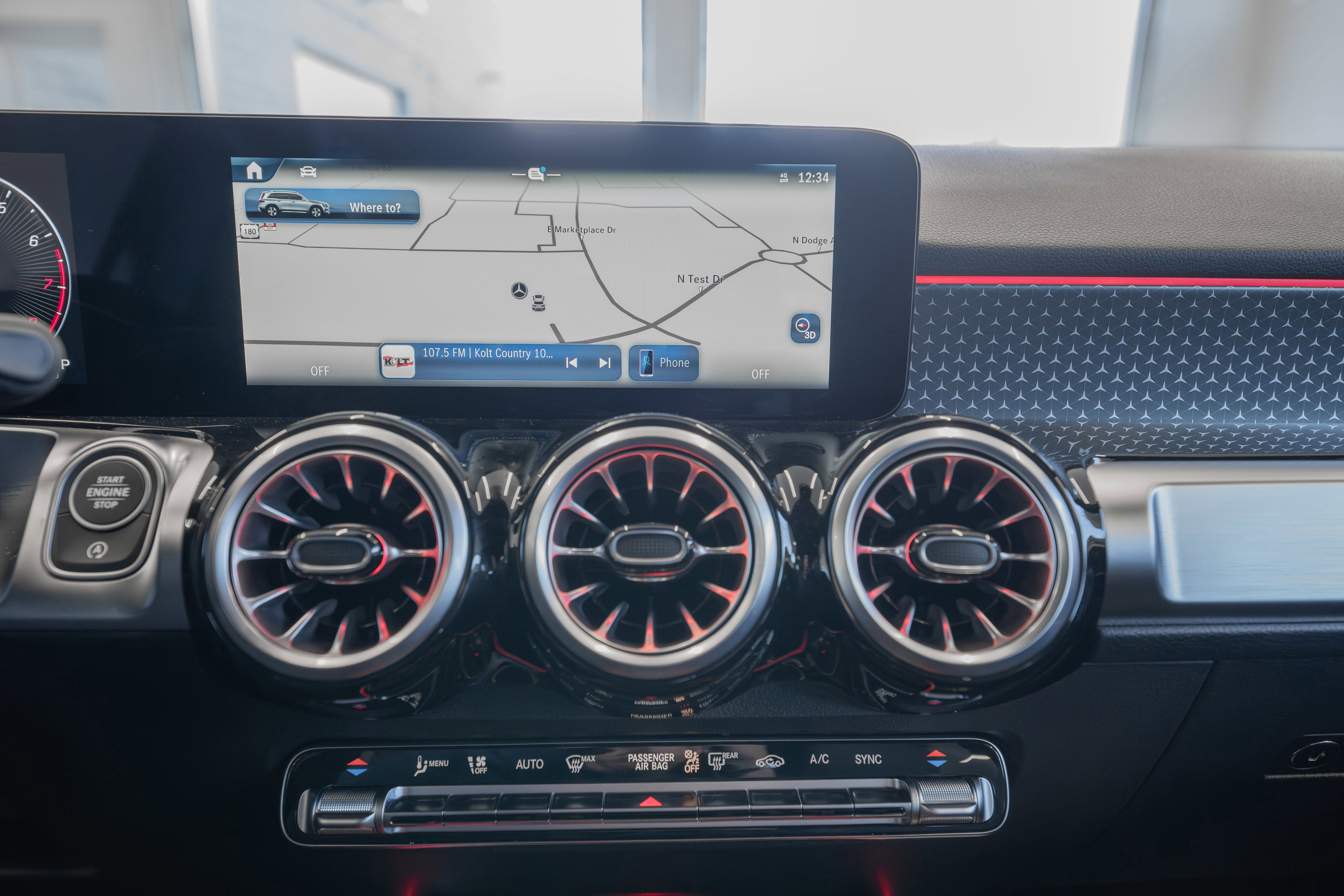 Used 2025 Mercedes-Benz GLB 250 image 20