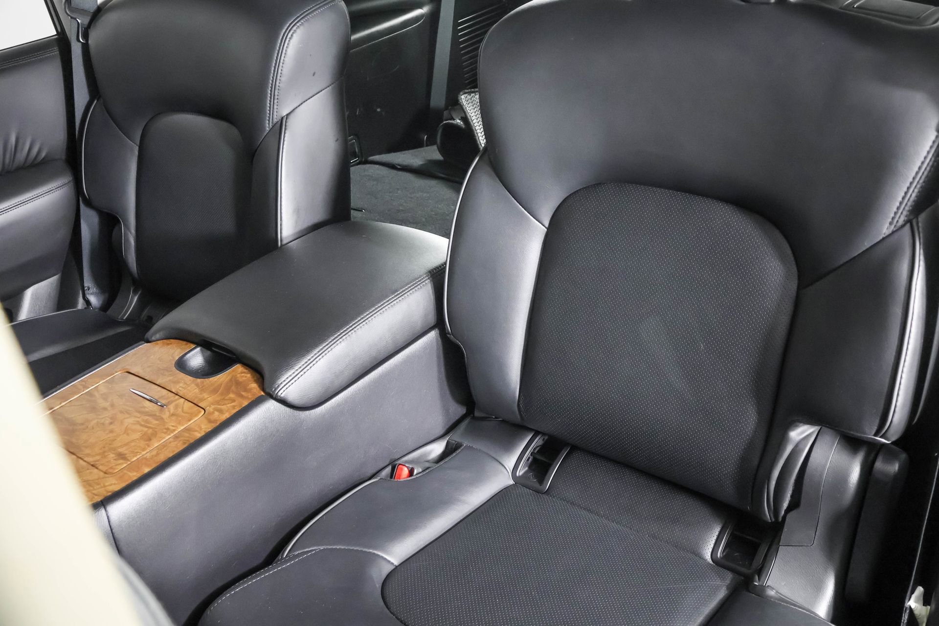 Used 2021 Nissan Armada SL w/ Captain's Chairs Package AWD/4WD image 38