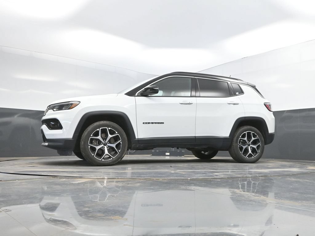 Used 2025 Jeep Compass Limited AWD/4WD image 37