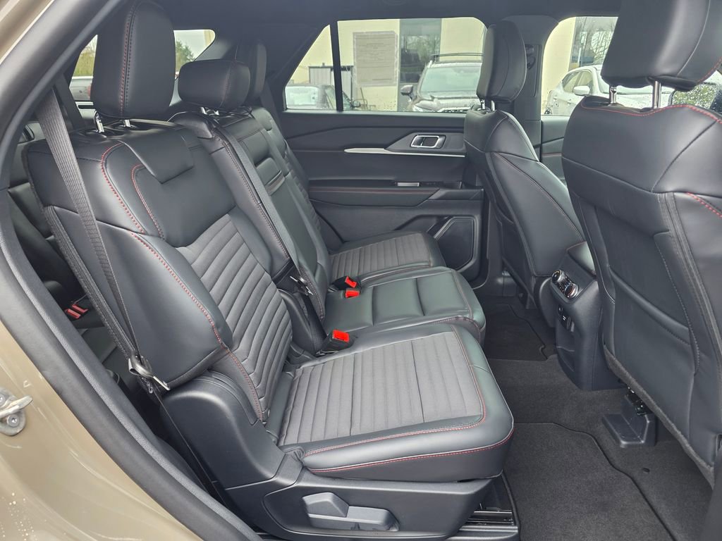 New 2026 Ford Explorer ST-Line w/ ST-Line Street Pack image 32