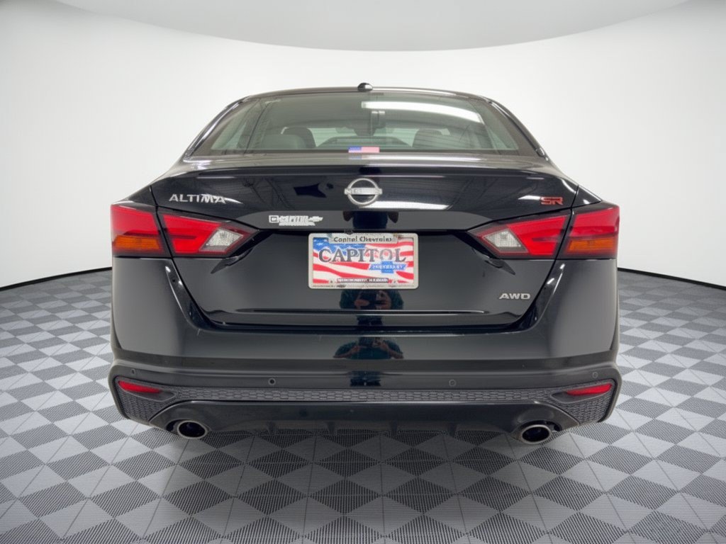 Used 2025 Nissan Altima 2.5 SR AWD/4WD image 11