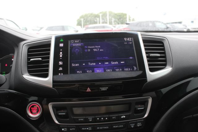 Used 2016 Honda Pilot Elite image 17