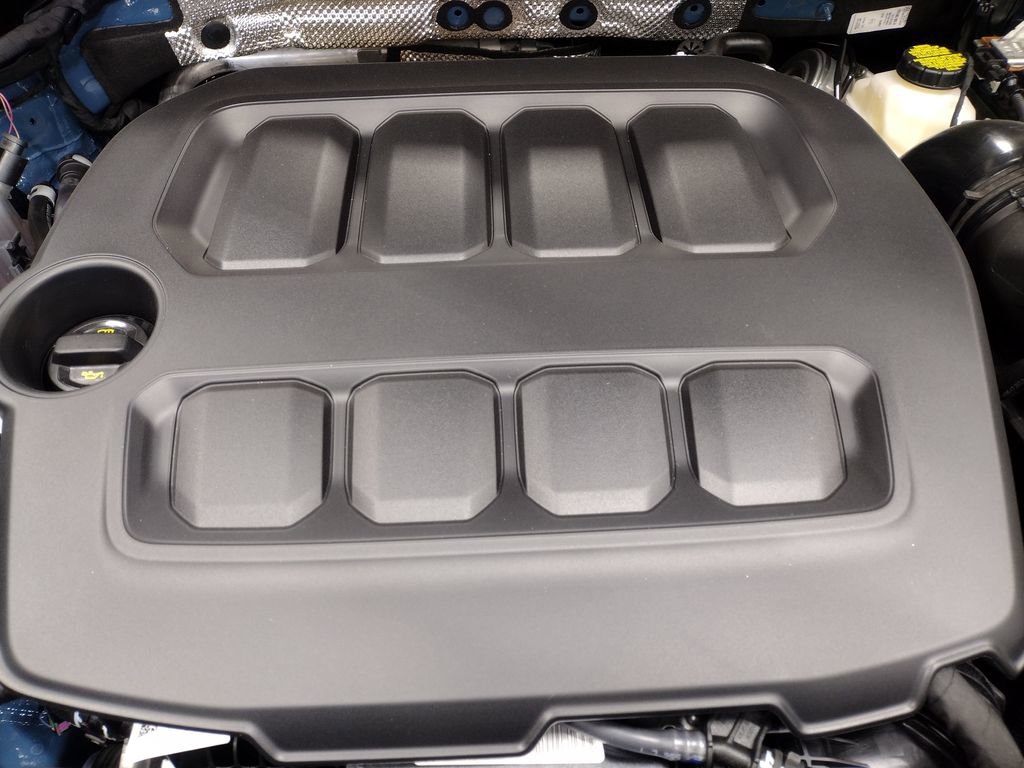 New 2025 Volkswagen Tiguan SE R-Line image 6