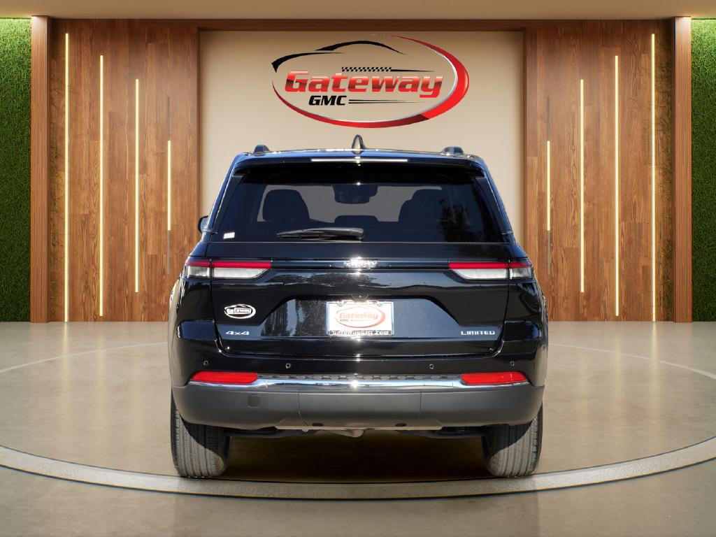 Used 2023 Jeep Grand Cherokee Limited AWD/4WD image 6