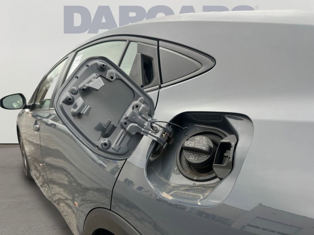 Used 2024 Toyota Prius LE image 31