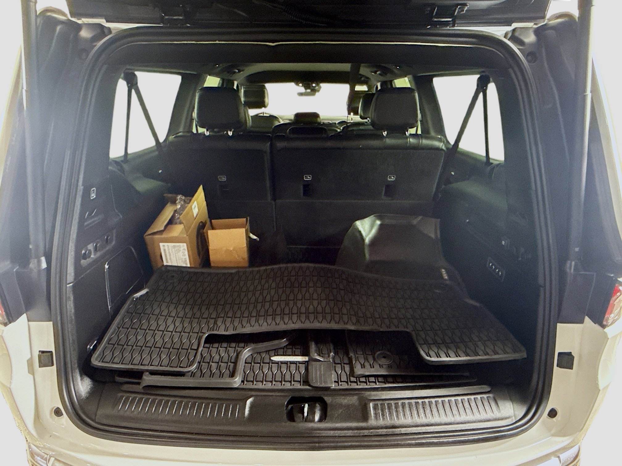 Used 2024 Jeep Wagoneer L Series II w/ Flexible Seating Group RWD image 35