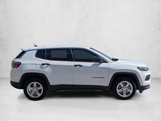 Used 2023 Jeep Compass Sport AWD/4WD image 4