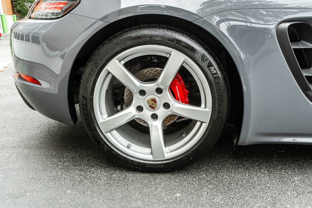 Used 2018 Porsche 718 Cayman RWD image 24