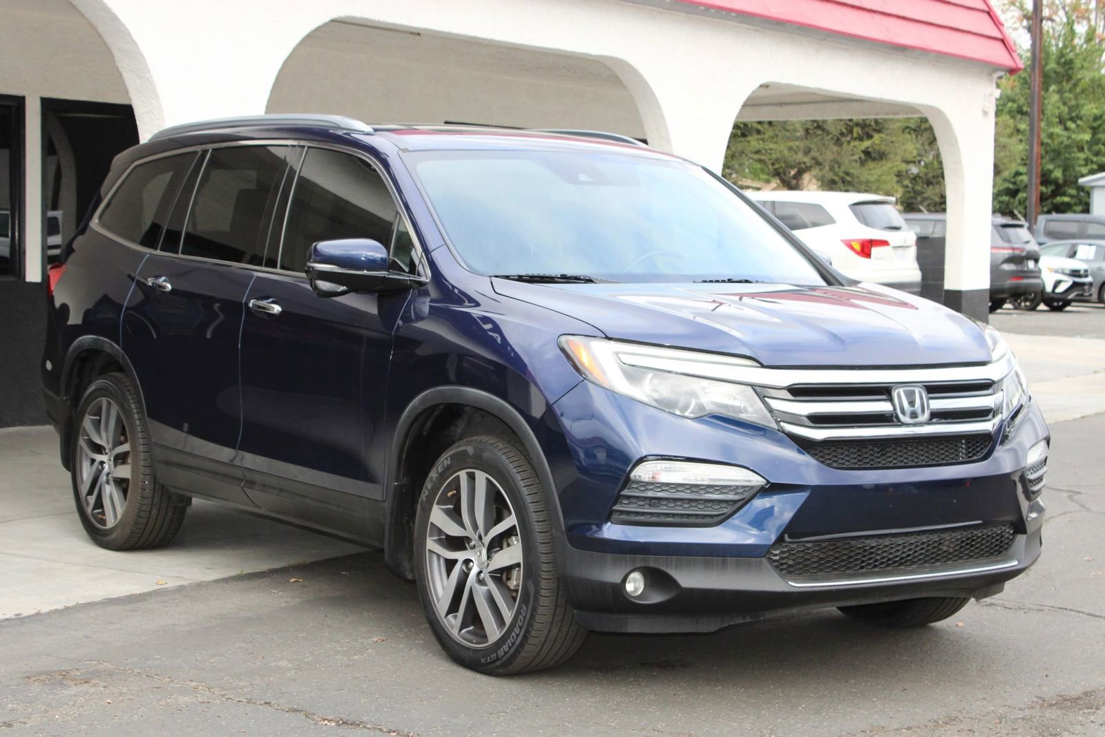 Used 2016 Honda Pilot Touring image 2