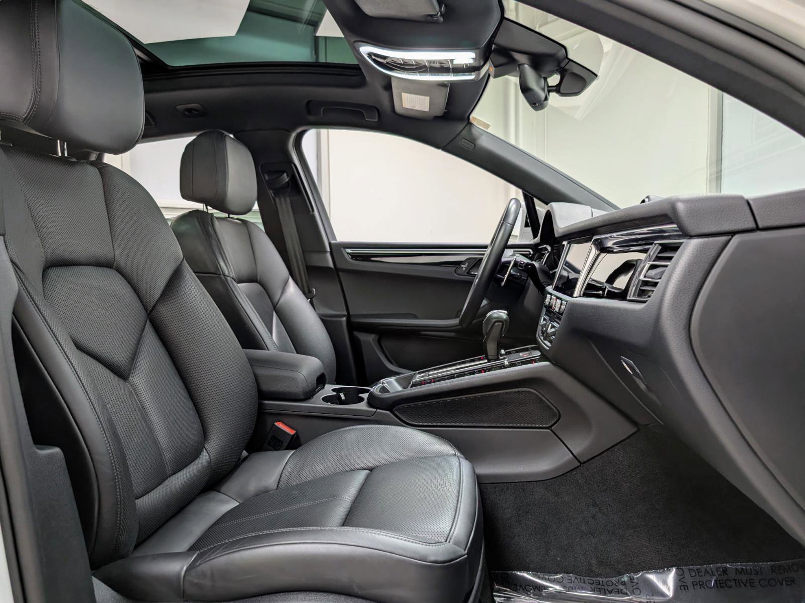 Used 2023 Porsche Macan image 25