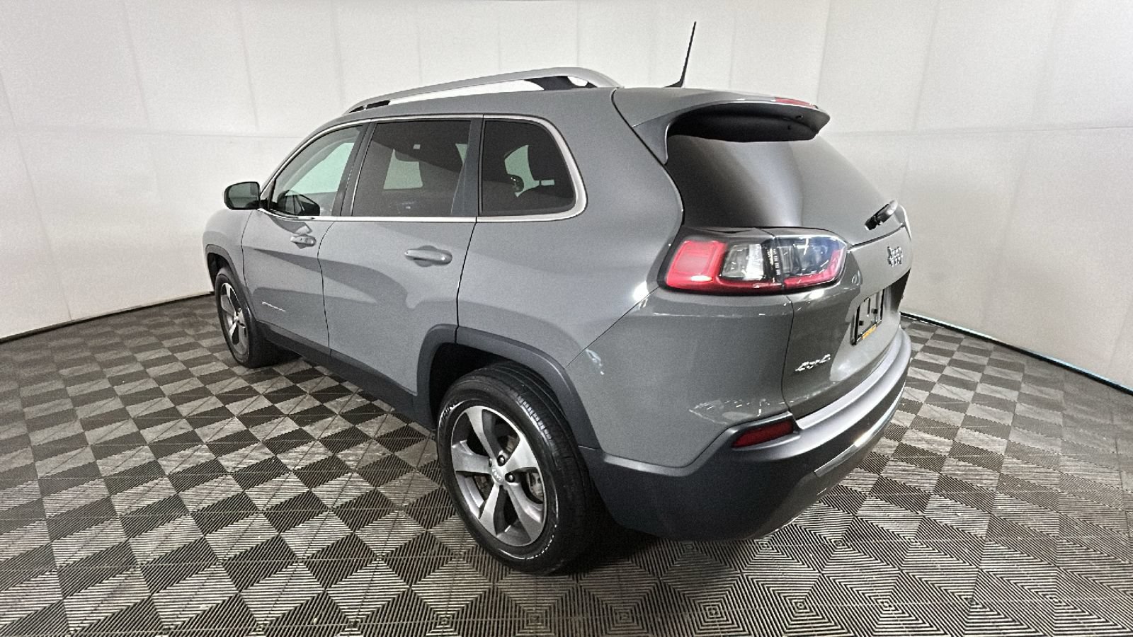 Used 2020 Jeep Cherokee Limited AWD/4WD image 5