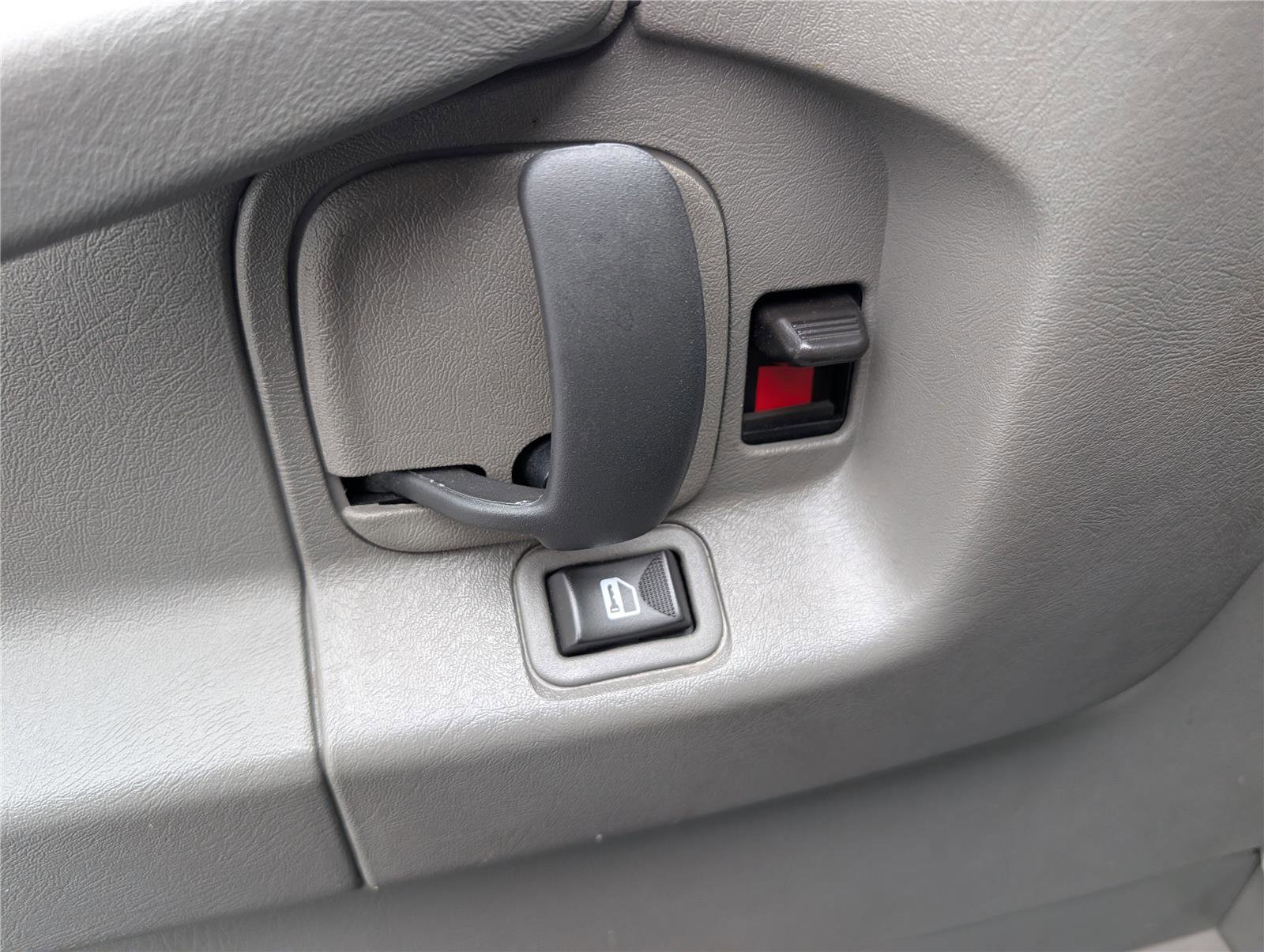 Used 2013 Chevrolet Express 3500 LS image 17