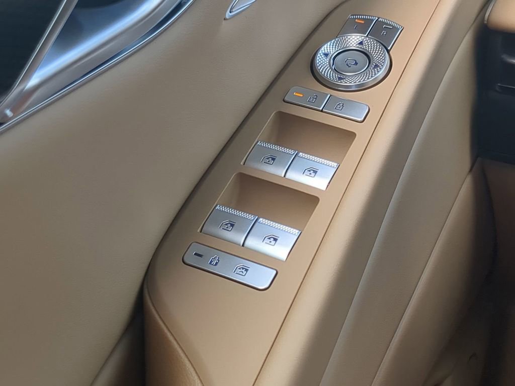 Used 2025 Genesis G80 2.5T image 31