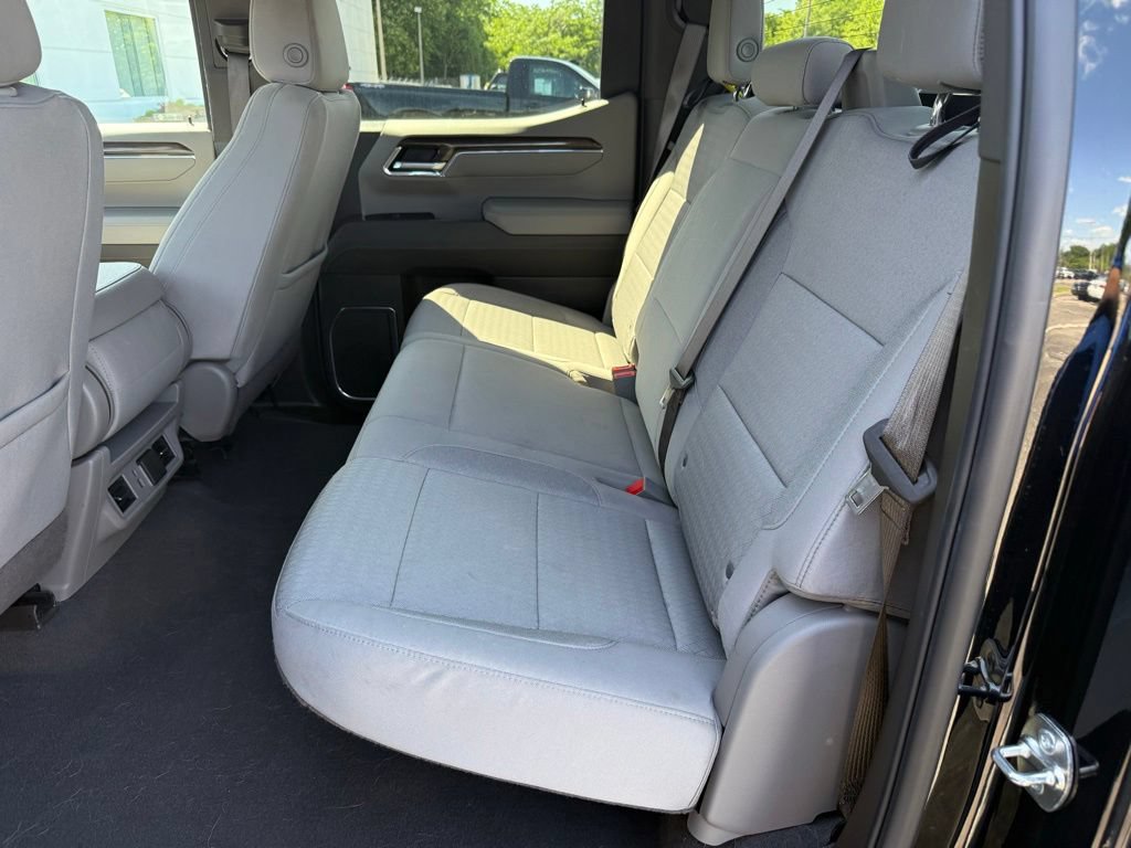 Used 2025 Chevrolet Silverado 1500 LT AWD/4WD image 11