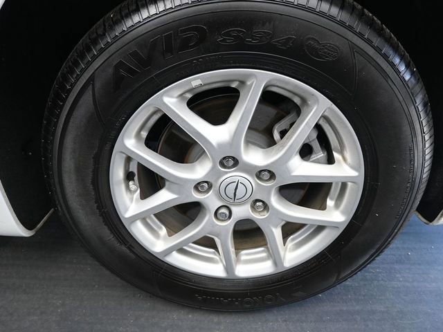 Used 2025 Chrysler Pacifica Select image 15