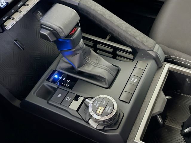 Certified 2025 Toyota Tacoma TRD Off-Road AWD/4WD image 19