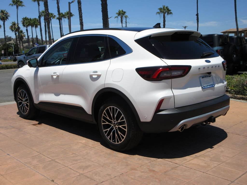 Certified 2024 Ford Escape SE w/ PHEV Premium Package FWD image 2