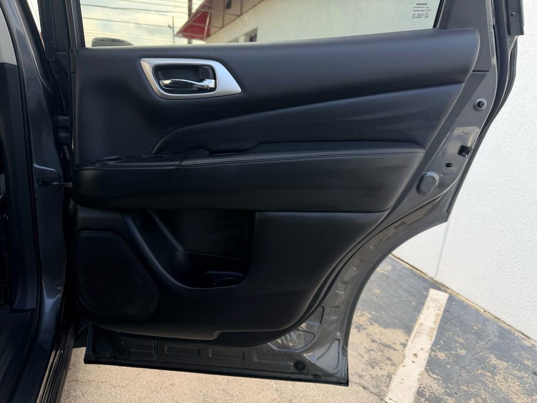 Used 2018 Nissan Pathfinder S image 25