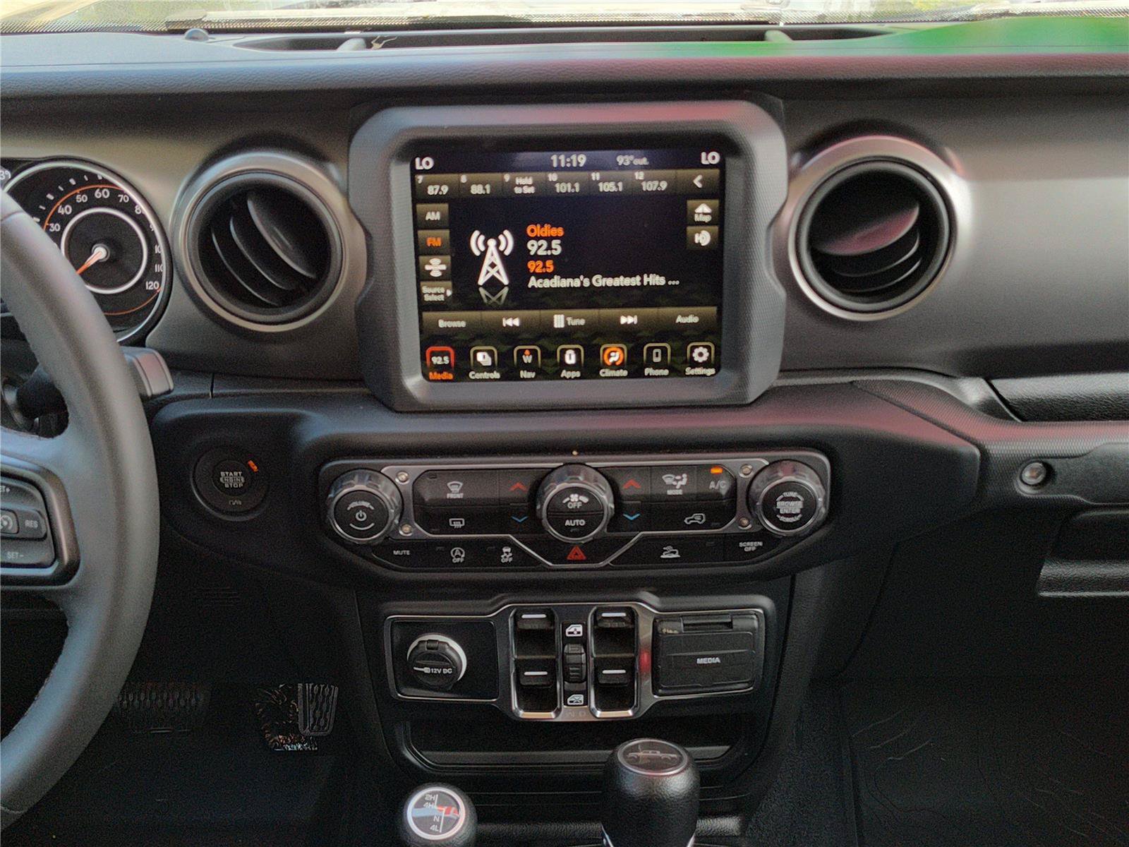 Used 2023 Jeep Gladiator Sport AWD/4WD image 17