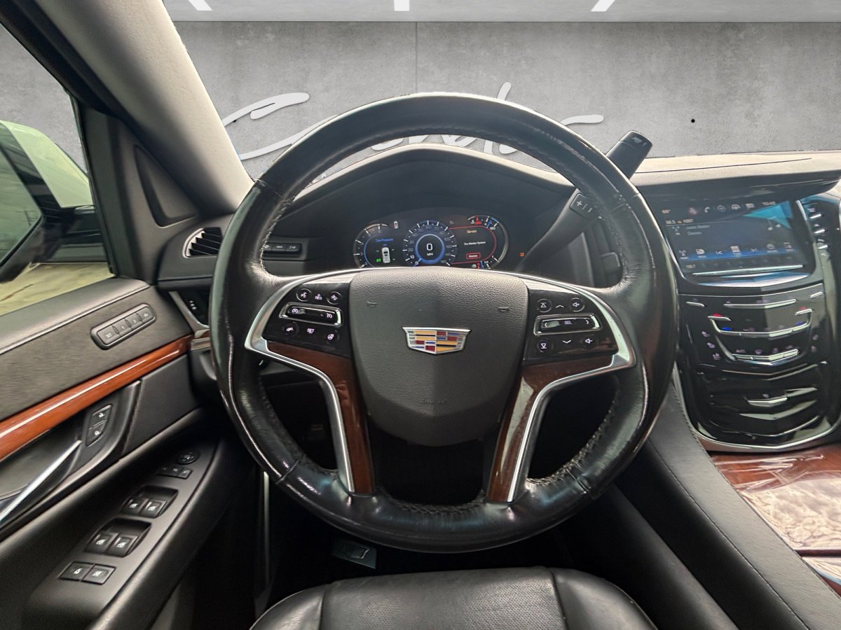 Used 2019 Cadillac Escalade Luxury image 21